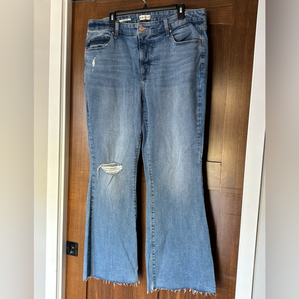 NWOT Ava & Viv Light Blue Denim Jeans. Size 18.